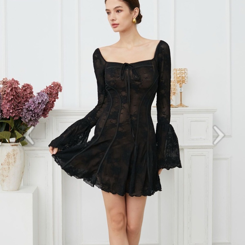 🎉MOVING SALE 🎉 
Chickwish SQUARE NECK FLORAL BINDING TRIMMED MINI DRESS BLACK